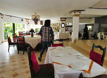 uganda/murchison-falls-national-park/restaurant/khana-khazana