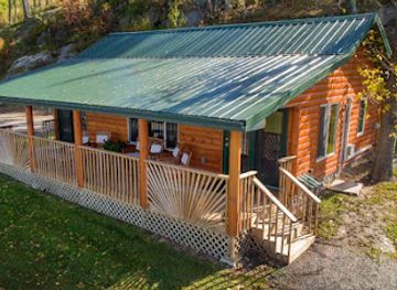 minnesota/voyageurs-national-park/restaurant/the-pines-of-kabetogama