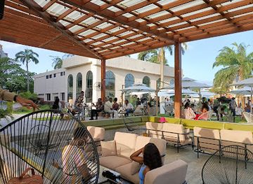 ghana/mamprugu/restaurant/nsuomnam-seafood-and-fish-restaurant