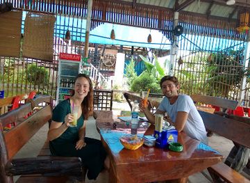 myanmar-burma/hsipaw/restaurant/yuanyuan-restaurant-mr-shake