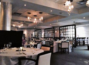 canada/niagara-peninsula/restaurant/liv-restaurant