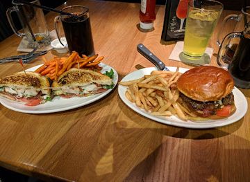 indiana/turkey-run-state-park/restaurant/bj-s-restaurant-brewhouse