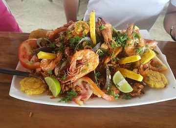 ecuador/southwest-coast/restaurant/restaurante-destino-azul