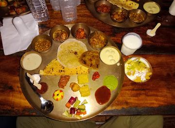india/ahmedabad/restaurant/the-vintage-village-restaurant