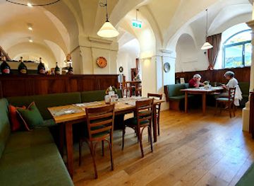 austria/millstatter-see/restaurant/lindenhof-wirtshaus-und-biergarten