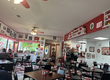 michigan/bay-city/restaurant/suzie-q-s-breakfast-nook