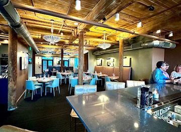 north-carolina/high-country/restaurant/earl-s-landing