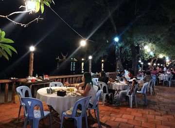 cambodia/sihanoukville/victory-beach/restaurant/golden-beach-restaurant