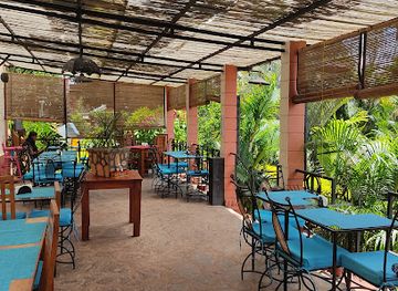 madagascar/bongolava/restaurant/l-auberge-du-kintanafleuron-a-ampefy-chez-le-belge