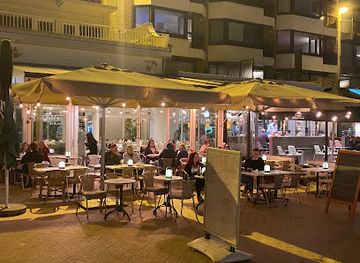 belgium/ostend-beach/restaurant/tea-room-la-croisette