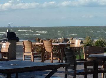 ohio/lake-erie-islands/restaurant/jolly-rogers-seafood-house