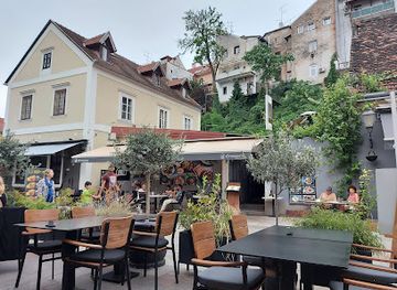 croatia/zagreb/tkalciceva-street/restaurant/batak-tkalciceva