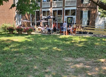 Holly Hill Inn