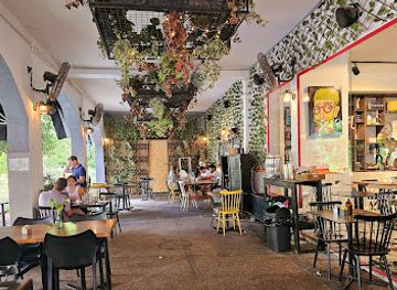 israel/kfar-saba/restaurant/home-is