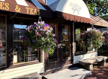 maine/kennebunkport/restaurant/mornings-in-paris