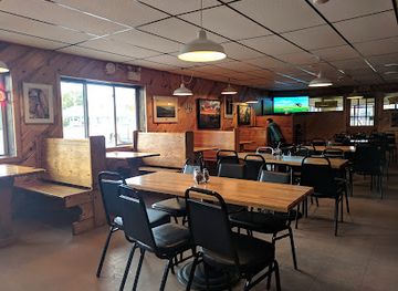 michigan/sleeping-bear-dunes-national-lakeshore/restaurant/empire-village-inn