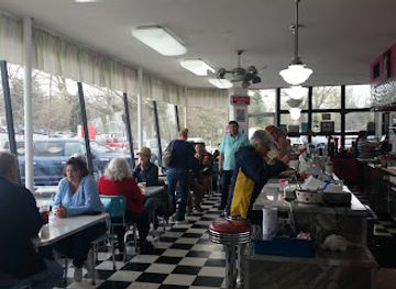 north-carolina/hendersonville/restaurant/pop-s-diner