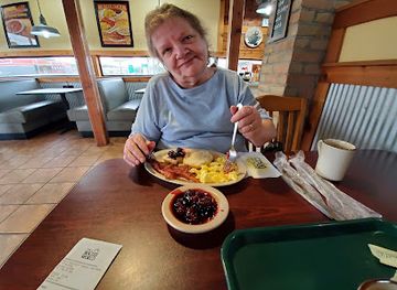 ohio/marietta/restaurant/tudor-s-biscuit-world