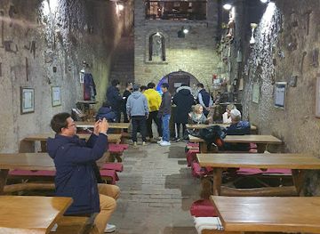 hungary/eger/restaurant/wine