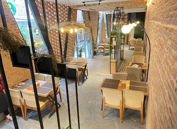 nepal/makalu-base-camp/restaurant/graveaty-restaurant-and-bar