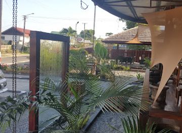 suriname/saramacca-district/restaurant/riet-petite