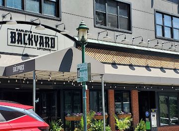 maryland/towson/restaurant/barley-s-backyard-uptown