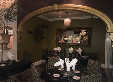 new-zealand/new-plymouth/restaurant/table-restaurant-lobby