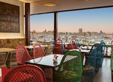 portugal/lisbon/restaurant/lost-in