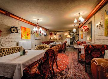 ukraine/pylypets/restaurant/kanapa-restaurant