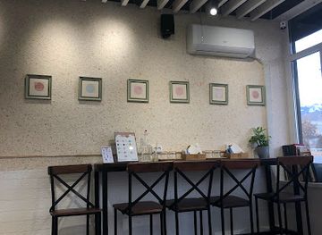 kyrgyzstan/cholpon-ata/restaurant/macaron