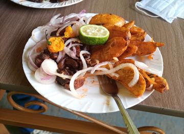 rwanda/muhanga/restaurant/emmy-bronze