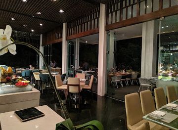 indonesia/bandung/ciumbuleuit/restaurant/the-restaurant-padma-hotel-bandung