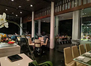 The Restaurant - Padma Hotel Bandung