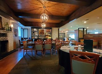 arkansas/pinnacle-mountain-state-park/restaurant/capers-restaurant