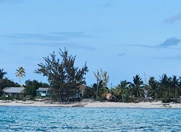 the-bahamas/san-salvador-island/restaurant/ocean-view-restaurant-and-bar