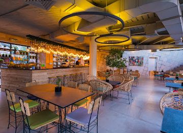 jordan/dibeen-forest/restaurant/wild-jordan-center