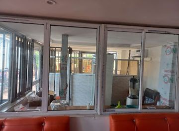 benin/comoe-national-park/restaurant/naira-grill