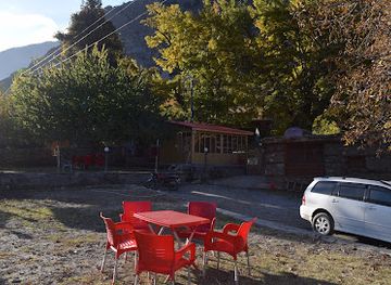 pakistan/chitral/restaurant/panjab-hotel-restaurant