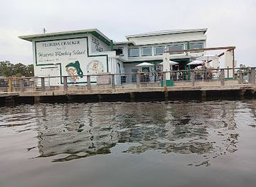 florida/homosassa-springs/restaurant/florida-cracker-kitchen-at-riverside-resort