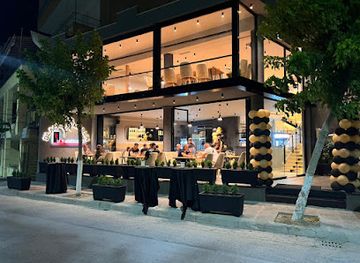 albania/saranda/restaurant/fish-restaurant-black-marlin