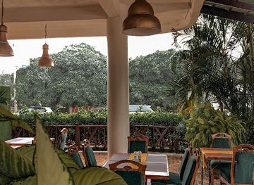 the-gambia/kunta-kinteh-island/restaurant/3-chicks-a-grill