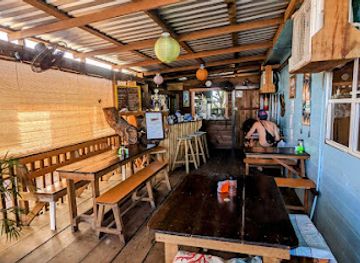 honduras/utila/restaurant/the-pelican