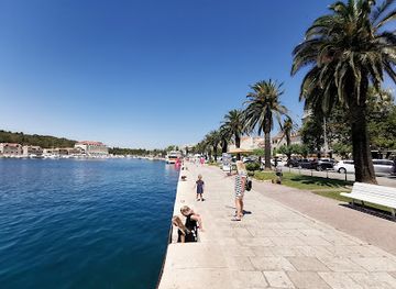 croatia/makarska/restaurant/centrum