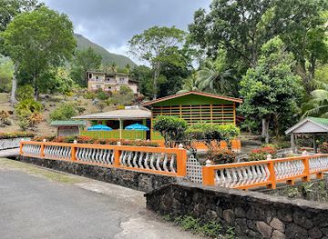 saint-lucia/diamond-falls-botanical-gardens/restaurant/marie-s-local-cusine