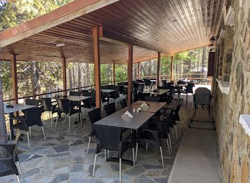 cyprus/troodos/restaurant/pinea