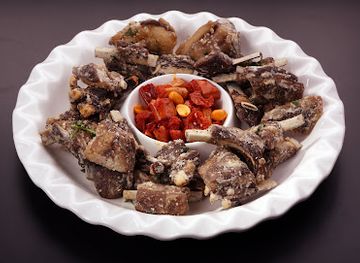 mongolia/bogd-khan-mountain/restaurant/nayad-restaurant