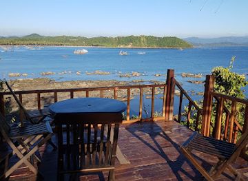 myanmar-burma/ngapali/restaurant/light-house-ngapali-beach