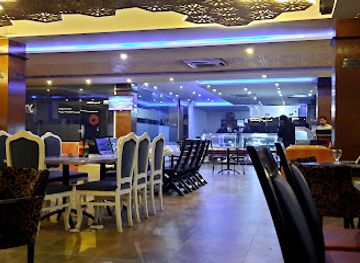 pakistan/gujranwala/restaurant/malee-s-cafe-baker-s-and-family-restaurant