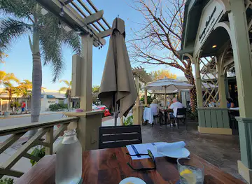 Tommy Bahama Restaurant, Bar & Store