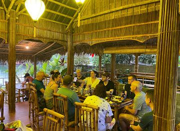 vietnam/hoi-an/cam-thanh-village/restaurant/breeze-restaurant-basket-boat